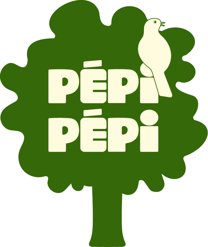 Green tree shape with white text 'PÉPI PÉPI' and a white bird perched on the top right letter.
